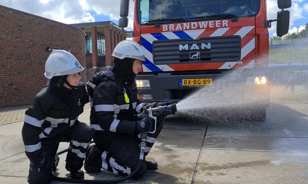 Een oefenavond van de jeugdbrandweer.