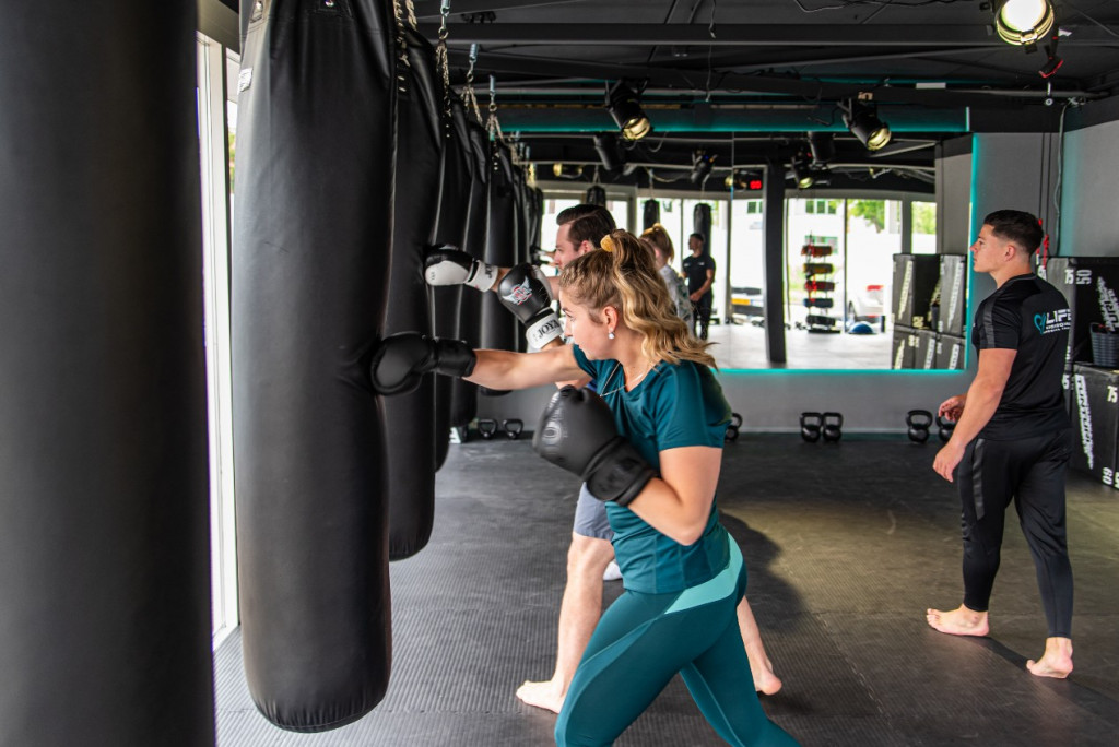 !! OPENING !! 4 Life kickboxing & personal training PLANETENVELD 31