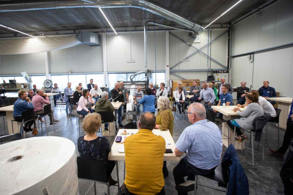 'Buren ontmoeten buren' bij Remako in Biddinghuizen