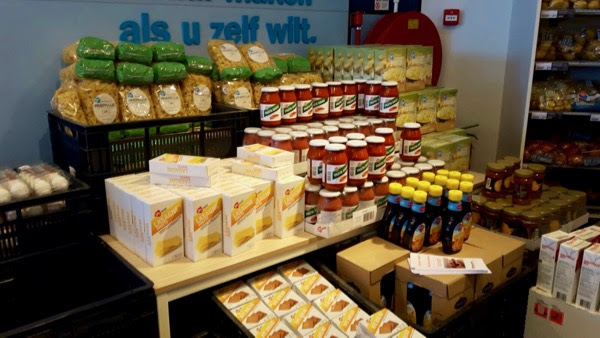 Producten voor de voedselbank.