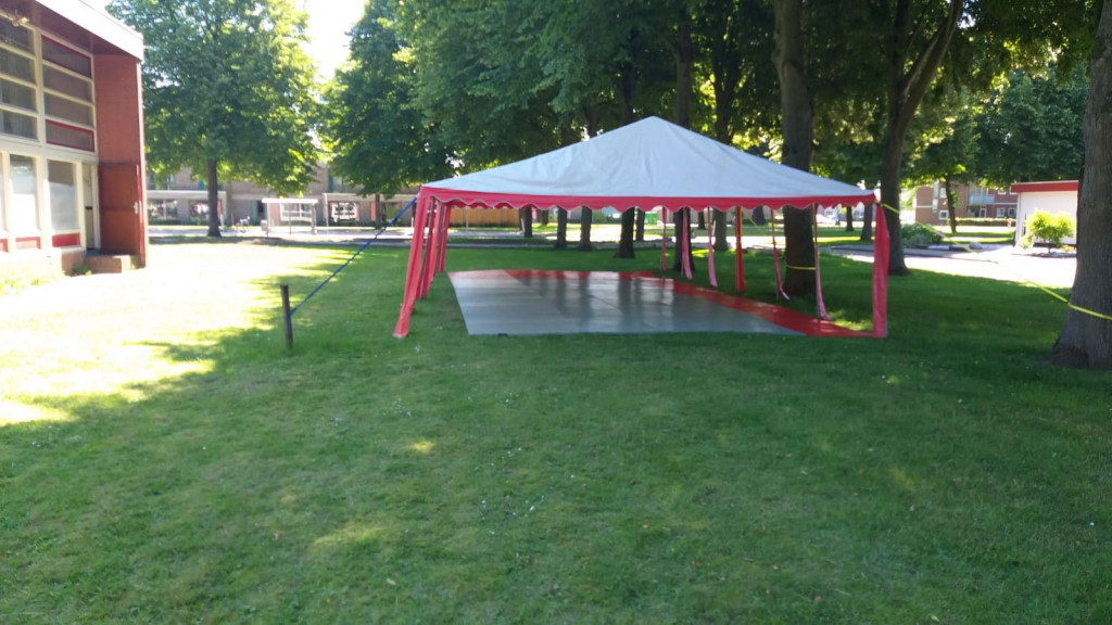 De tent van Shoganai.