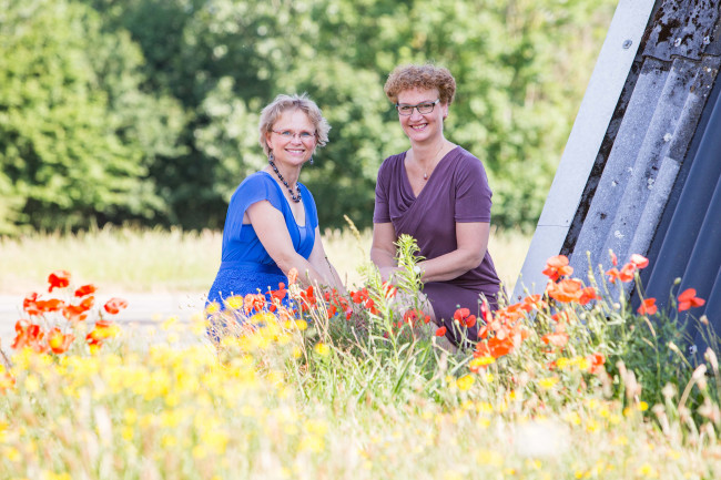 Tineke Stuifzand (links) en Nanda Otten.