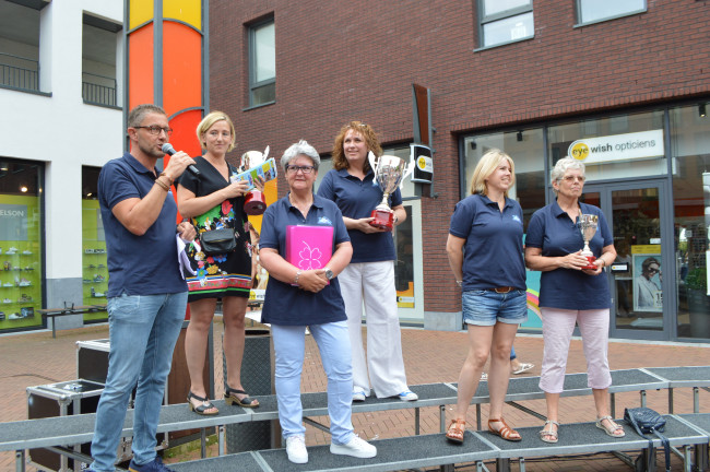 Presentatie van Onze Dorpskwis op het Havenplein.