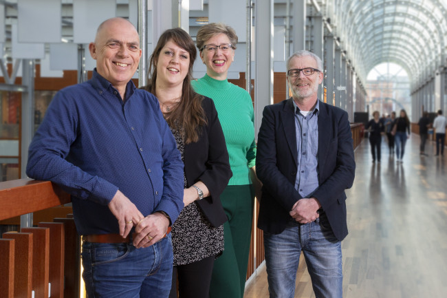 Leven Lang Ontwikkelen-adviseurs Aloys Vierstraete, Iris Jansen, Anita Haan en Wim Bakker staan klaar voor volwassenen die nooit zijn uitgeleerd.