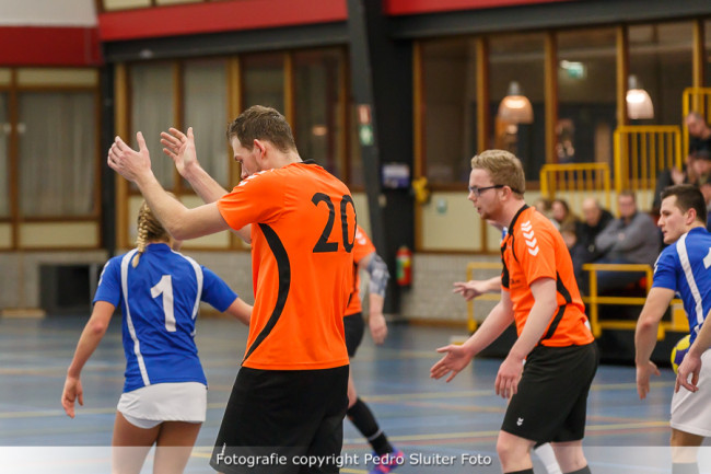 Vertwijfeling bij Roy Hoedeman (links) en Bram van Vliet, https://brugnieuws.nl/uploads/6901b2e6807b2f65b5dbbe0e5f2126ebe333ca2f.jpg
