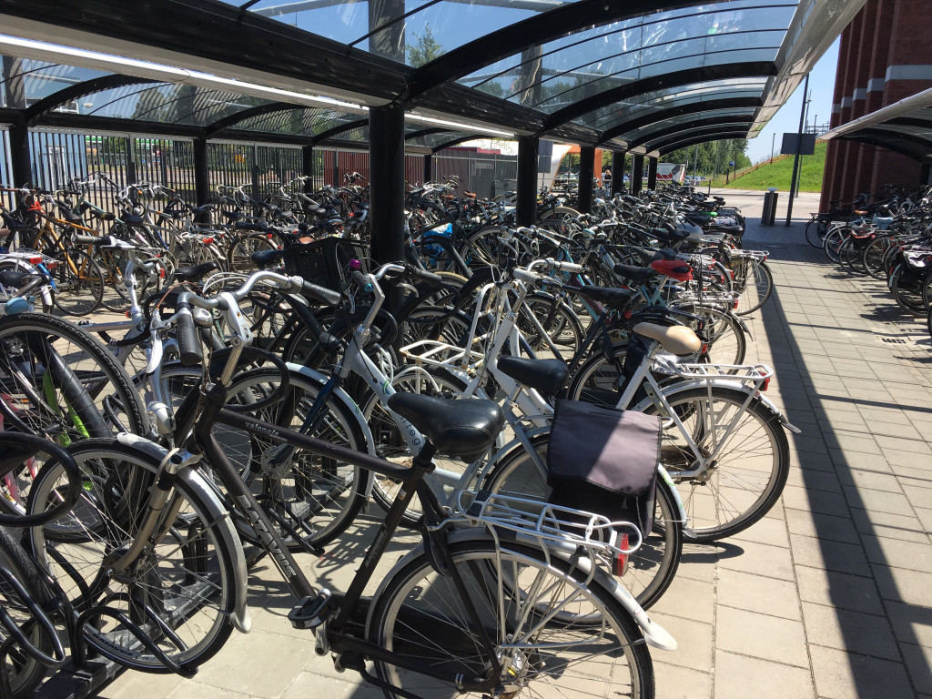 Bij het station worden regelmatig fietsen gestolen.