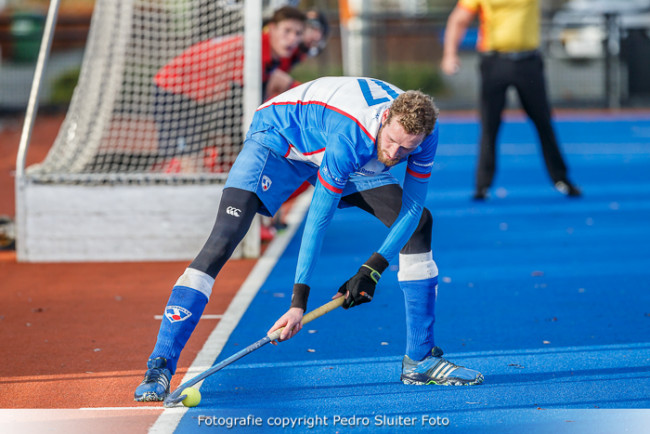 Hockeyers schieten niet veel op met knap punt in Huizen