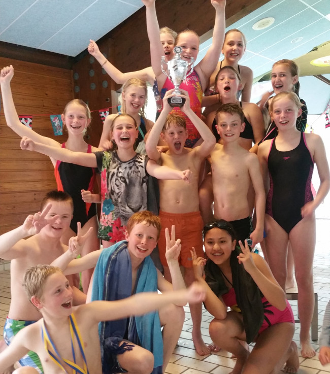 Het winnende team van de Zevensprong.