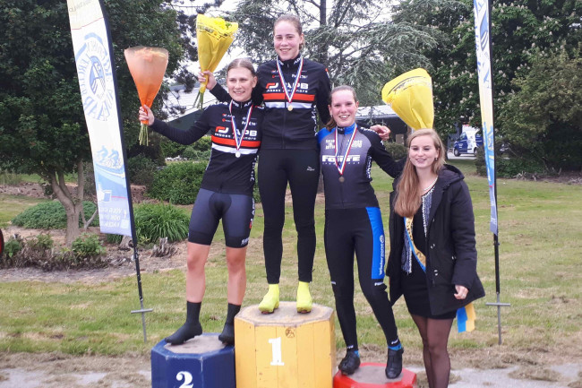 Het podium na het districtskampioenschap.