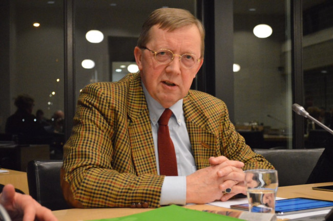 Raad gaat maandag praten over enquête Redeplein