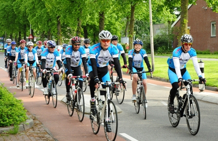 HomeRide Capellen fietst voor Ronald McDonald Huis Zwolle