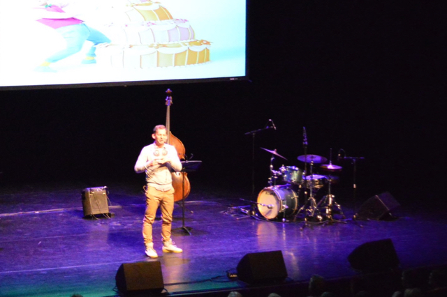 Joep Onderdelinden van de kleine naar de grote zaal