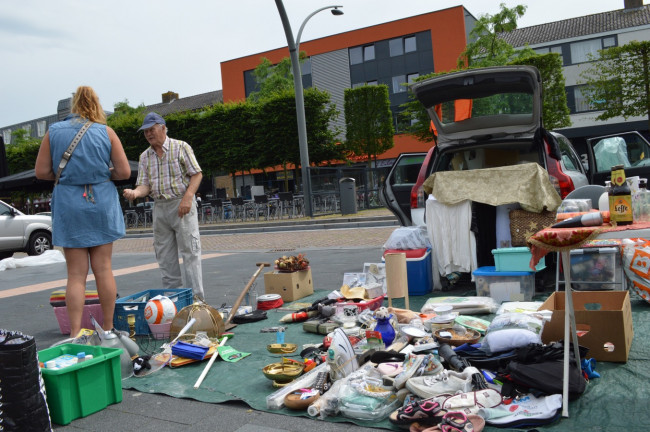 Kofferbakmarkt hoopt dat morgen toch de zon schijnt
