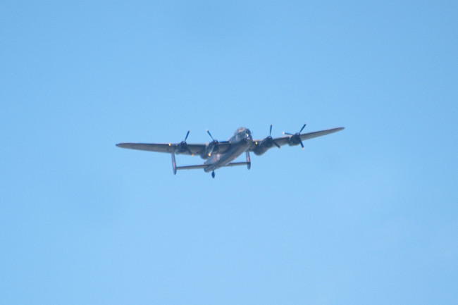  Lancaster boven Dronten. 