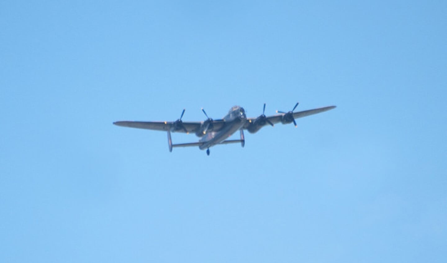  Lancaster boven Dronten.