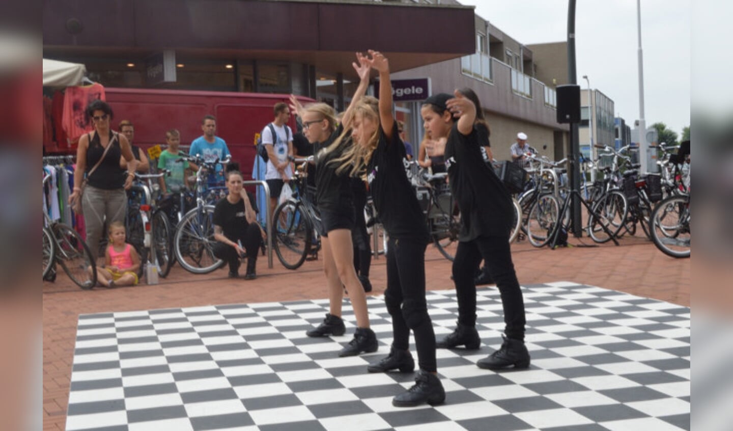 Lelystadse dansschool zoekt ook in Dronten naar talent