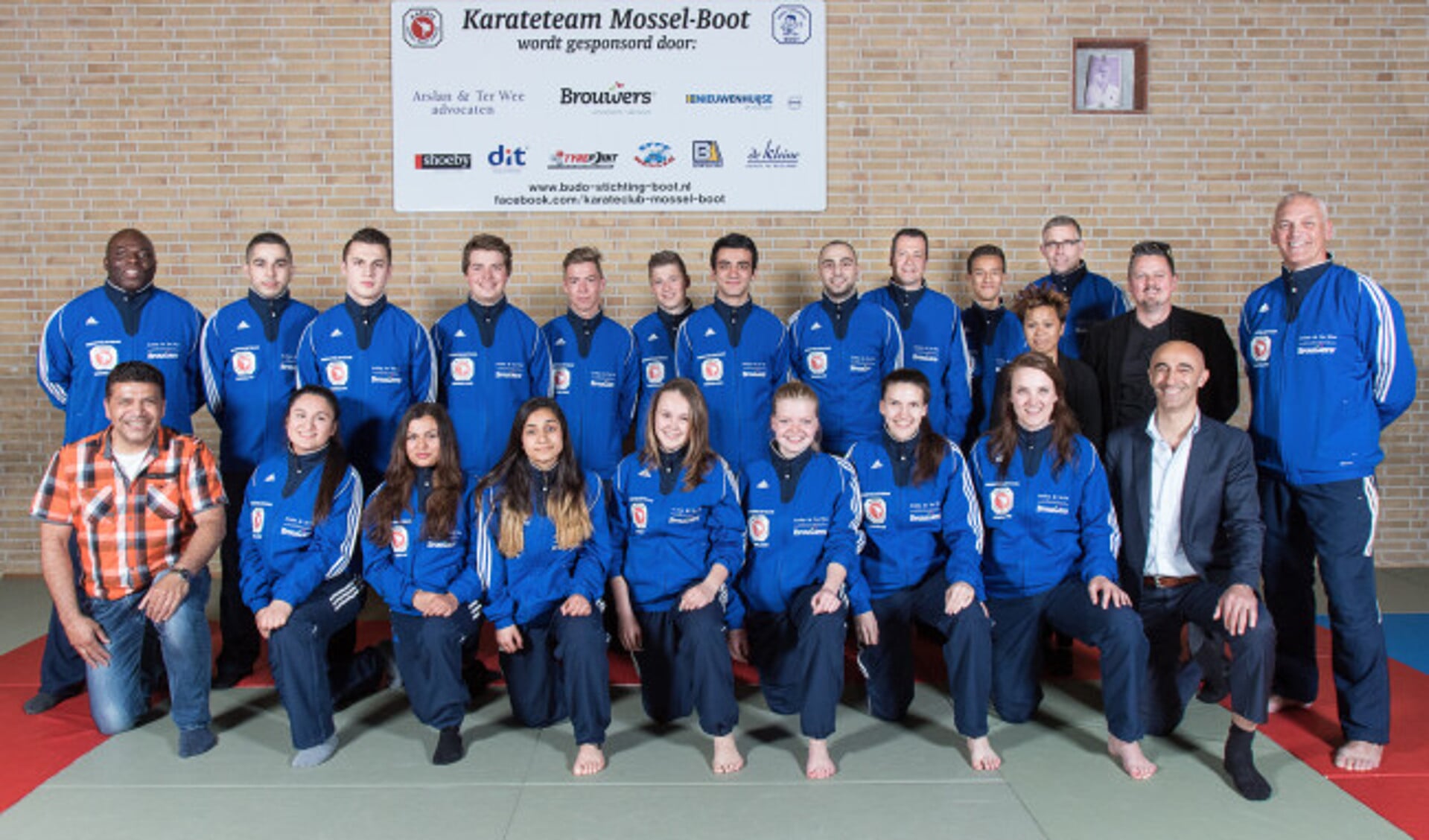 Nieuwe trainingspakken voor Karateteam Mossel-Boot