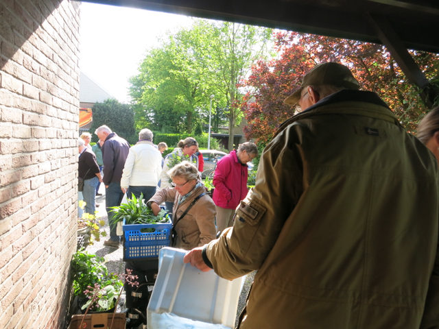 Gratis plantjes ruilen bij najaarsmarkt van Groei en Bloei