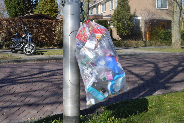De gemeente wil het scheiden van afval stimuleren.