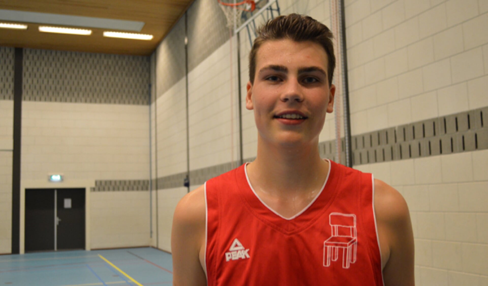 Rick van Luenen (16) basketbalt samen met zijn vader in BAS 1