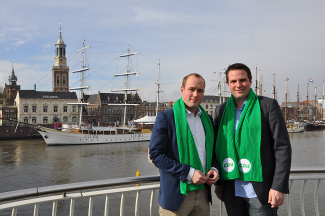 Jonge Kampenaren roepen op tot stem op stadsgenoot