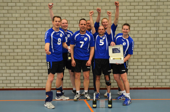 Volleyballers Swift'64 openen het seizoen thuis tegen Blauw Wit