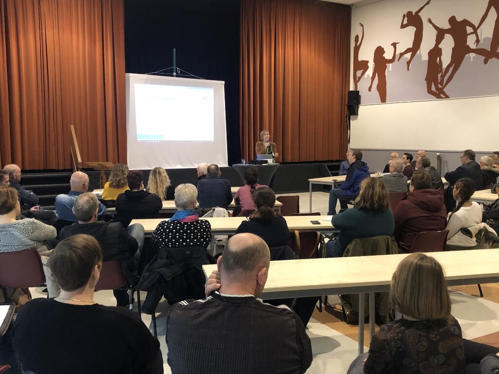 Een door Wetland georganiseerde bewonersbijeenkomst over de renovatie op 16 maart 2019.