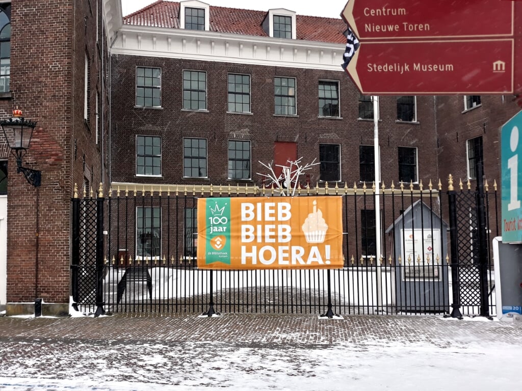 Bibliotheek Kampen in de Stadskazerne aan het Van Heutszplein (foto: Maarten van Gemert)