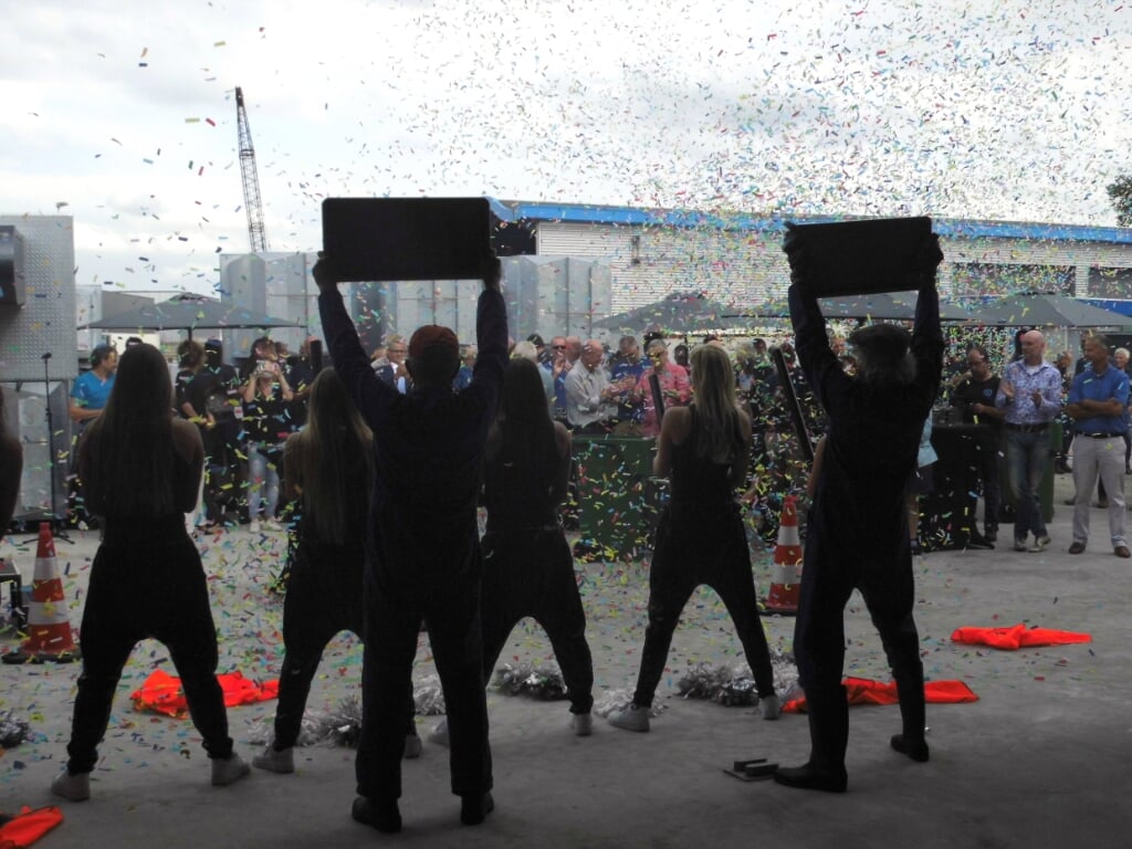 Het grootse openingsfeest in 2016 van de nieuwe gemeentewerf aan het Tasveld in IJsselmuiden
