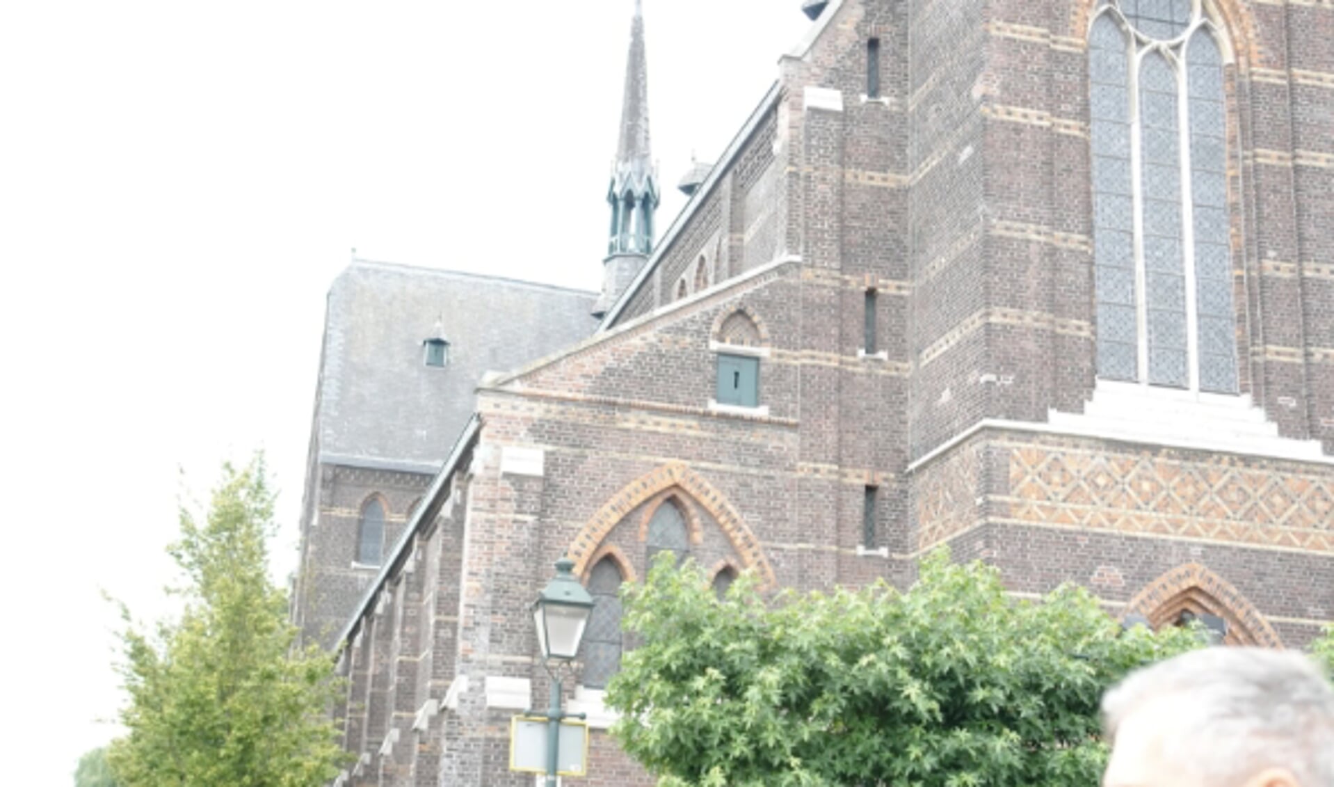 Voorgevel van de monumentale Cuyperskerk in Sas van Gent