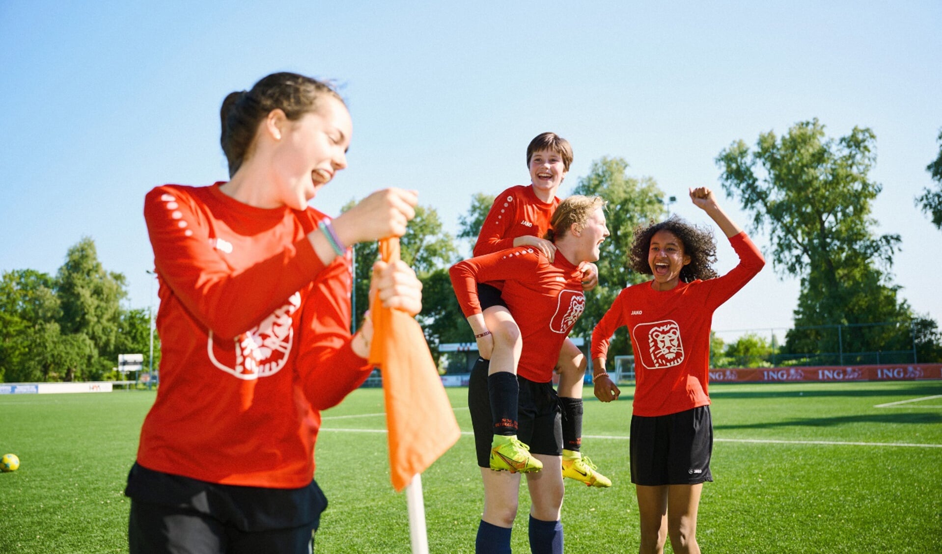De sponsoring komt voor een flink deel ten goede aan de jeugd en het vrouwen- en meidenvoetbal. (Foto: PR) 