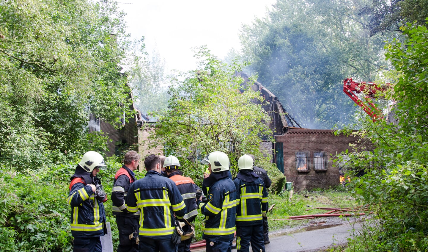 Brand boerderij industrieterrein Eckersrijt (foto: Annemieke van Tinteren)