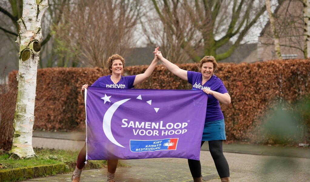 De twee initiatiefnemers van SamenLoop voor Hoop 2016 Ingrid van Kronenburg (l) en Ellen van der Vleuten. Zij zijn nu ambassadeurs. 