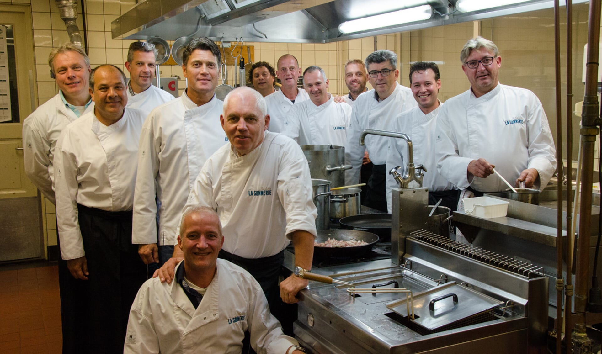 vlnr Eric Veraart, Willard Holinsky, Robert Luteijn, Rob van der Lee (zittend), Henny van Moll, Rene Bekkers, Ted Verouden, Fred van Odenhoven, Hans van de Loo, Geert van Eijk, Rob Smeets, Bart Boudewijns, Jan Veeke. Niet aanwezig: Hans Dinkelberg en Ben Tobben (foto: Annemieke van Tinteren)