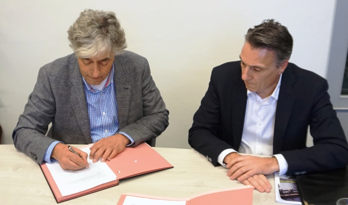 Ondertekening SOK Van Stiphout, Robert Visser en Marcel Merkx 