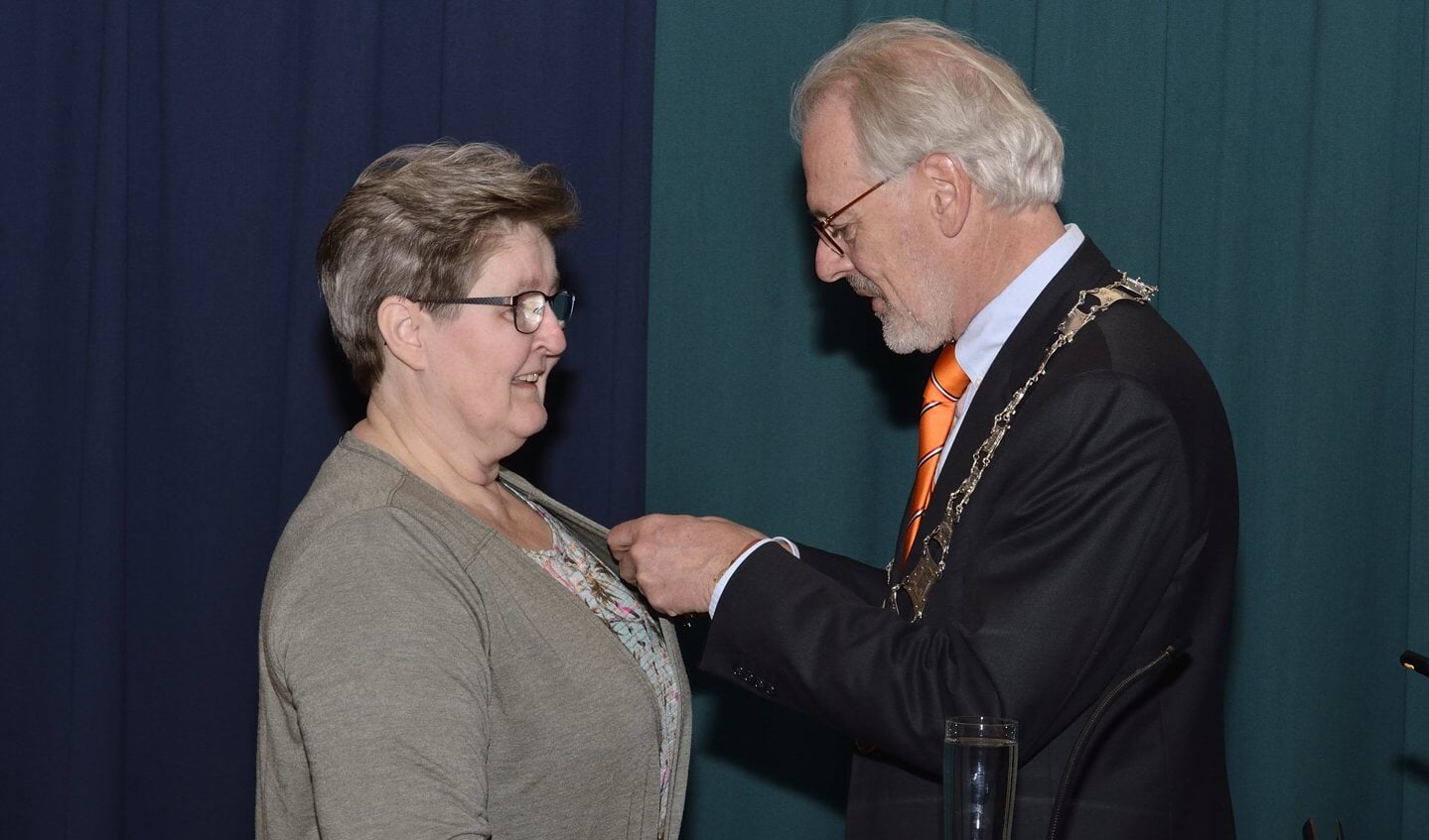 Koninklijke onderscheiding voor mevrouw E.E. van Hannen- Koops Benoemd tot lid in de Orde van Oranje-Nassau