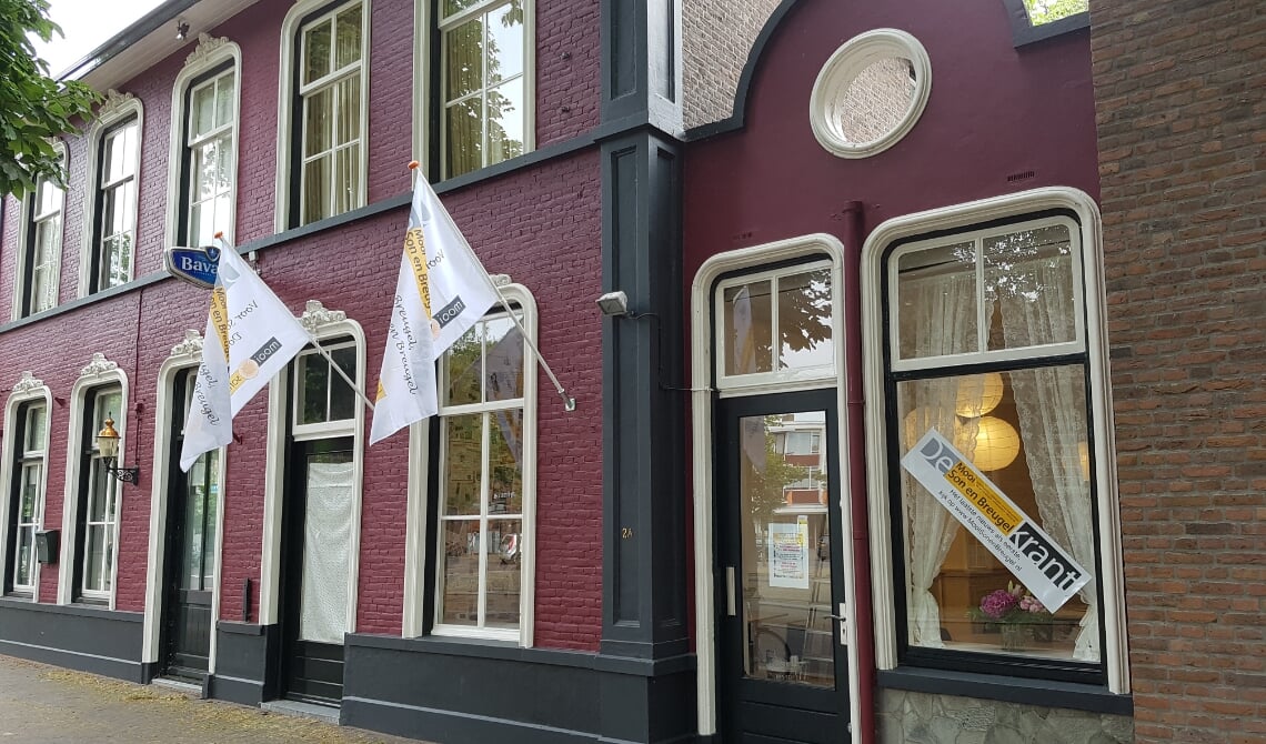 <p>Het pand aan de Markt waar 28 oktober de laatste krant opgemaakt wordt</p>