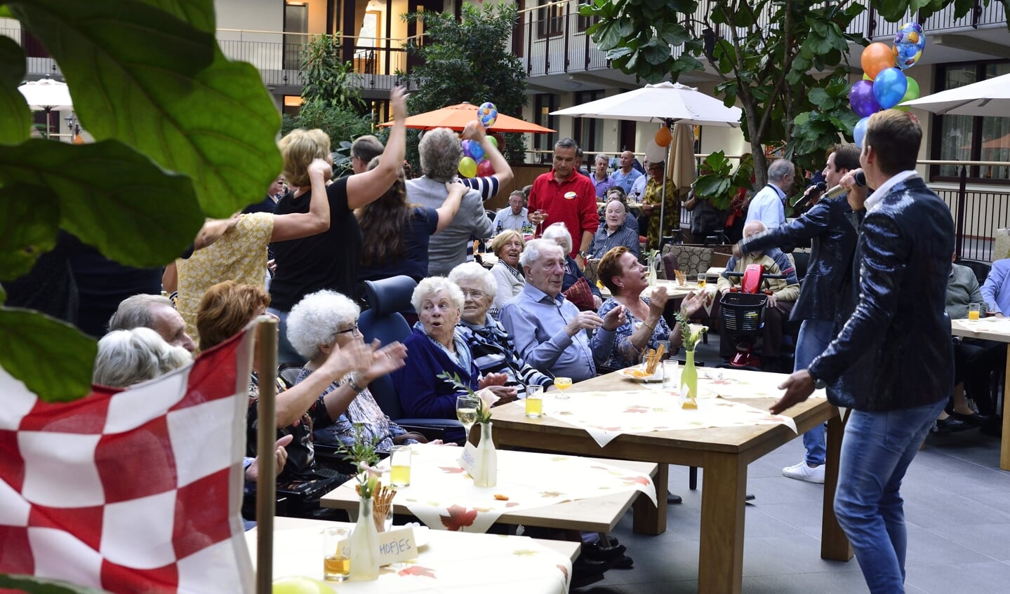 Feest bij 10 jaar vrienden van Berkenstaete