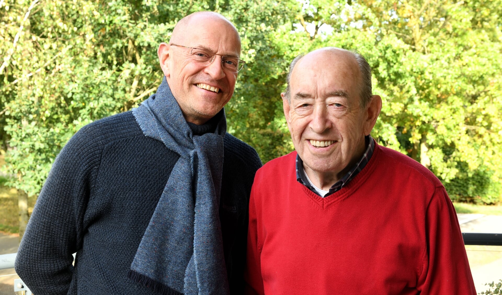 Voorzitter Willem van 't Geloof (l) en clubicoon Henk Scheepens