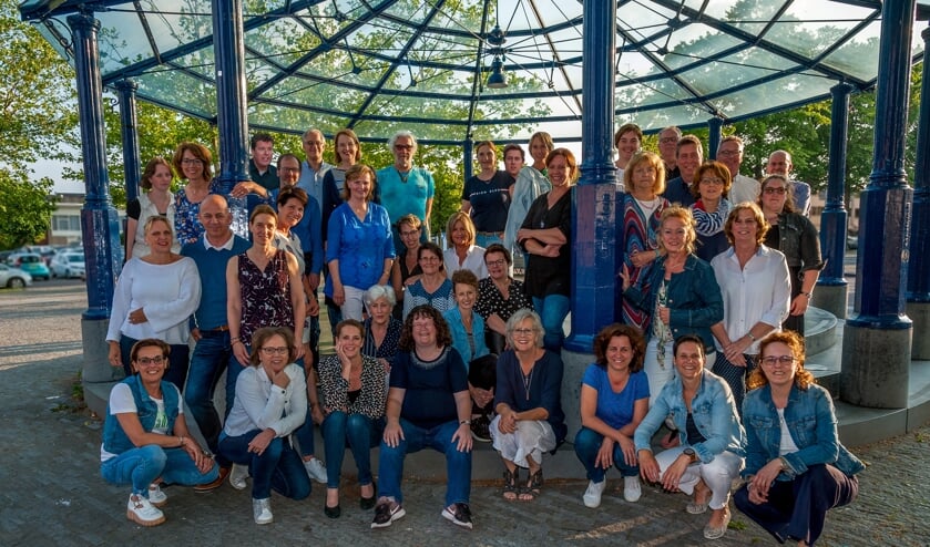 De leden van Theaterkoor Sincère | Fotonummer: 49f71c
