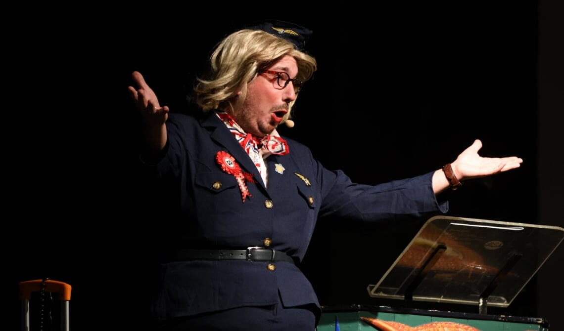 <p>Boy Jansen tijdens een eerder optreden in het Vestzaktheater</p>