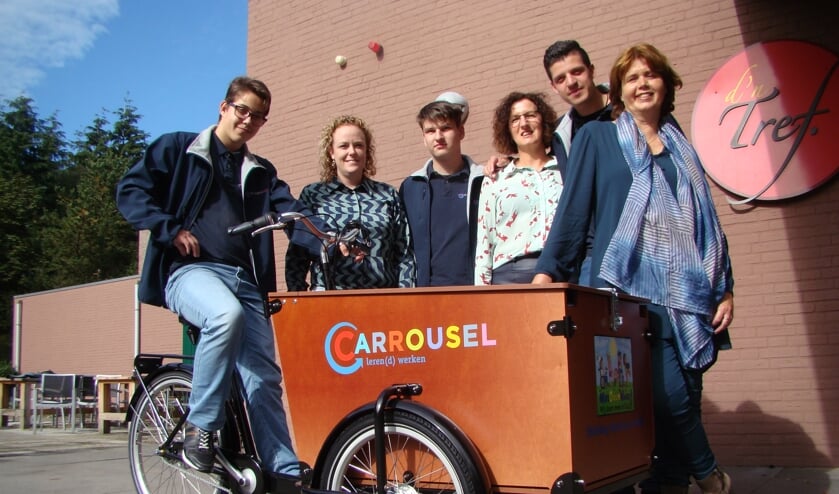 Stichting Meedoen ontving een mooie bakfiets | Fotonummer: 476291