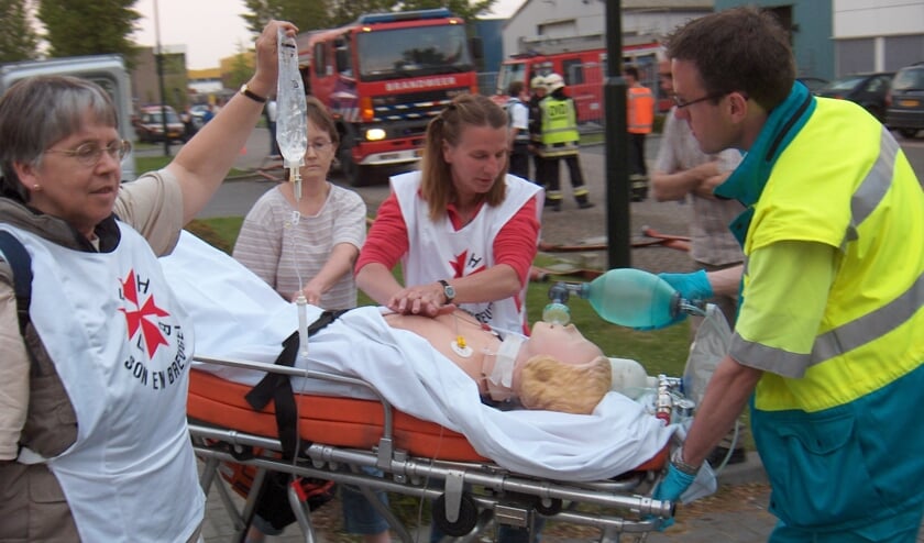 Een oefening met de EHBO | Fotonummer: 014883