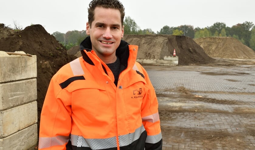 Harm Kuipers op het bedrijfsterrein | Fotonummer: 342d95
