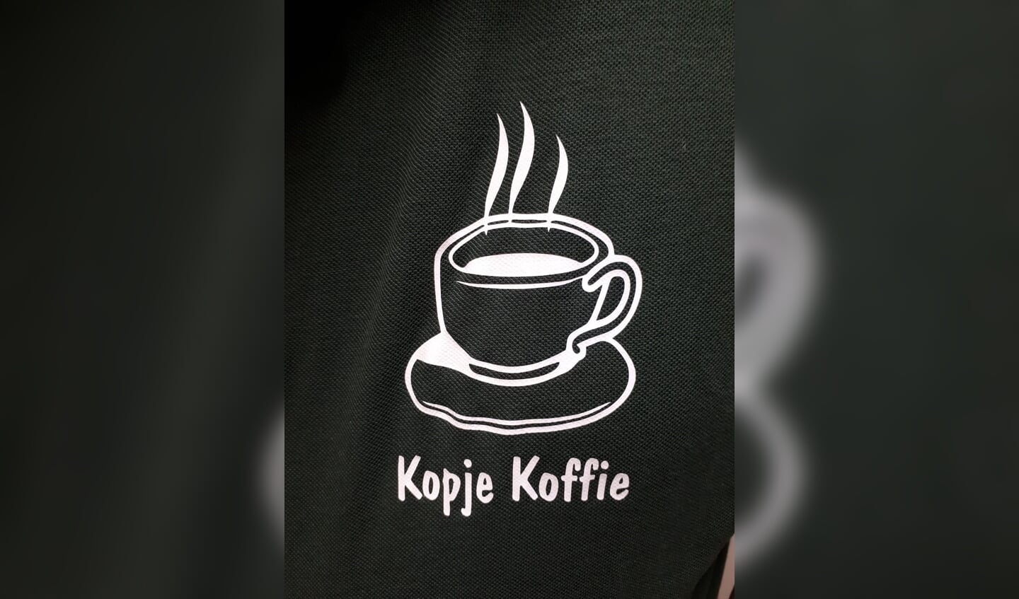 Het logo 'kopje koffie' is mogelijk gemaakt door Chris Bergmans