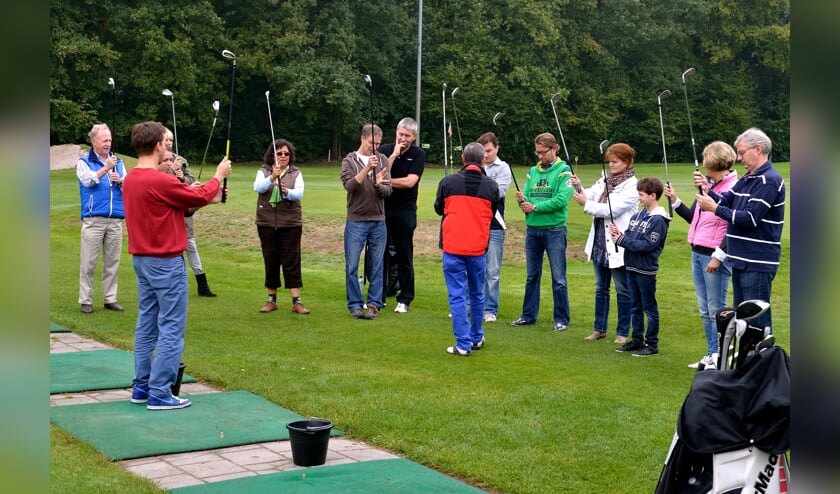Golfclinic tijdens Open dag Golfclub Son 2018 | Fotonummer: cd1b1a