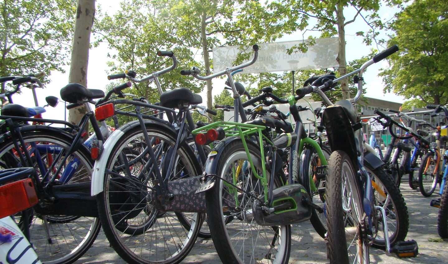 De fietsenmarkt van Dutmella bij de Kiosk