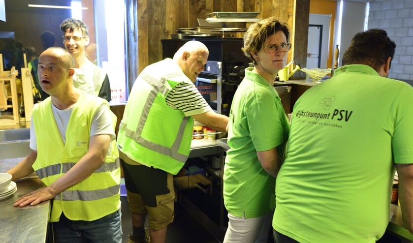 De jongens aan het werk op basisschool De Ruimte | Fotonummer: 43ae0a