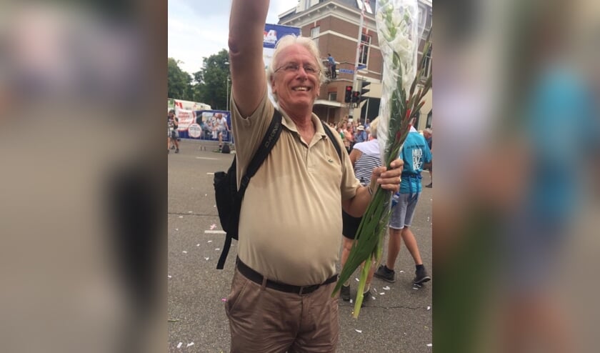 Ton heeft zijn gladiolen op de Via Gladiola in ontvangst genomen | Fotonummer: 35d62e