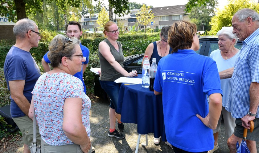 Een aantal inwoners die belangstelling had voor projectgroep Breugel Bruist | Fotonummer: 88b7f2
